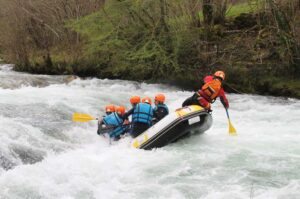 Rafting barato en Asturias. Los Cauces Multi Aventura. Especialistas en rafting en Asturias.